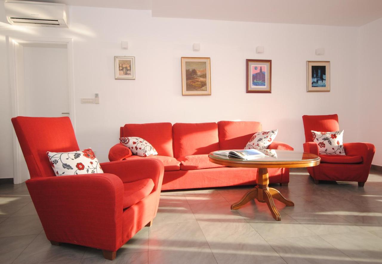 Seaview Luxury Apartment "Lucy" With Terrace & Vintage Summer Kitchen Trogir Exterior photo