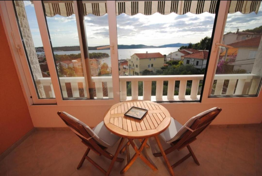 Seaview Luxury Apartment "Lucy" With Terrace & Vintage Summer Kitchen Trogir Exterior photo