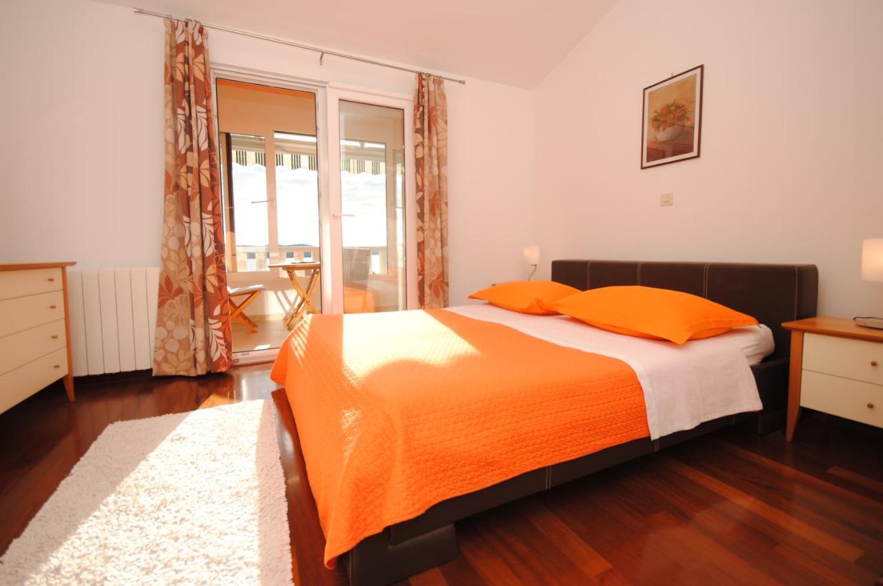 Seaview Luxury Apartment "Lucy" With Terrace & Vintage Summer Kitchen Trogir Exterior photo