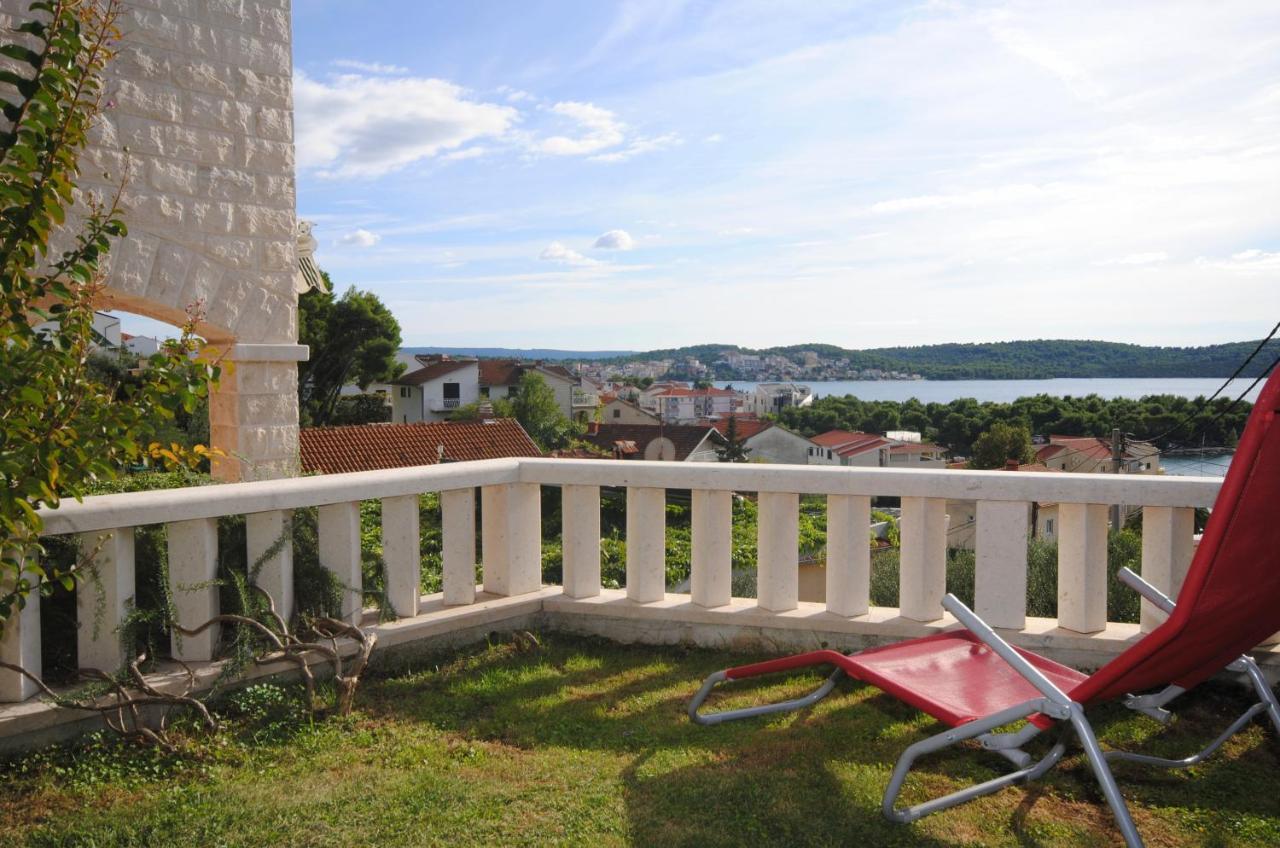 Seaview Luxury Apartment "Lucy" With Terrace & Vintage Summer Kitchen Trogir Exterior photo